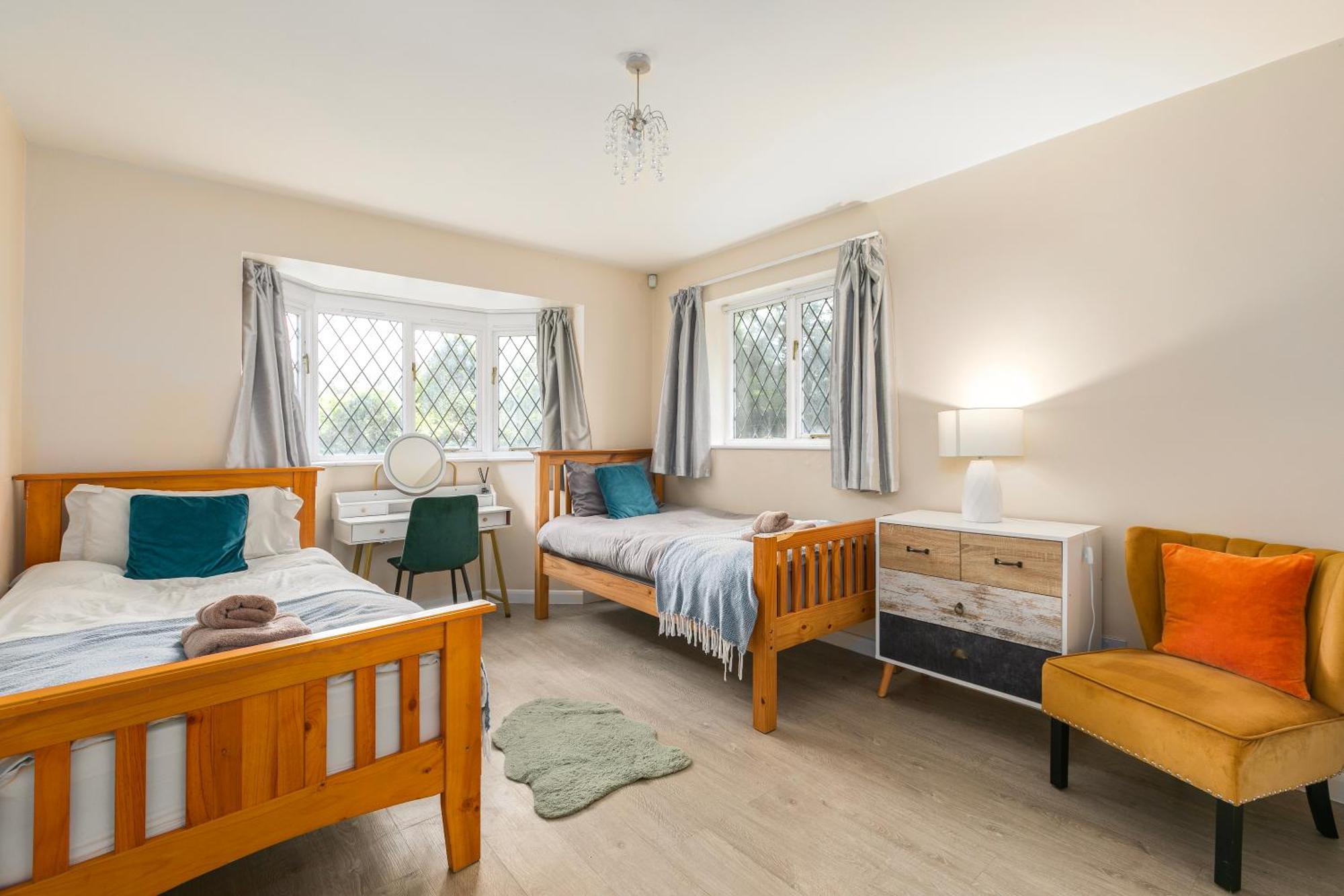 Rural Lodge Stay In Windsor! Hot Tub! Sleeps 20 Bray Kültér fotó