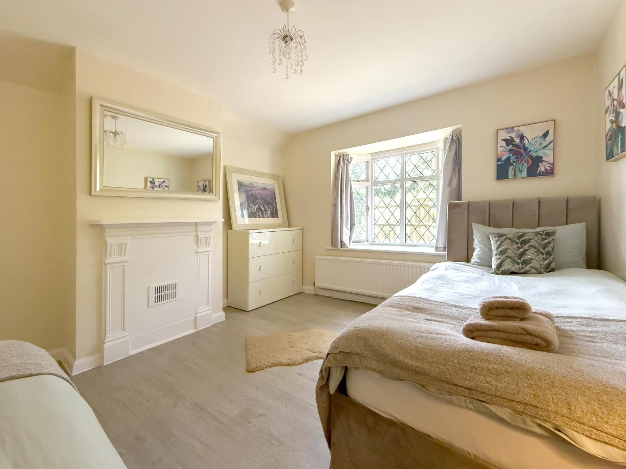 Rural Lodge Stay In Windsor! Hot Tub! Sleeps 20 Bray Kültér fotó