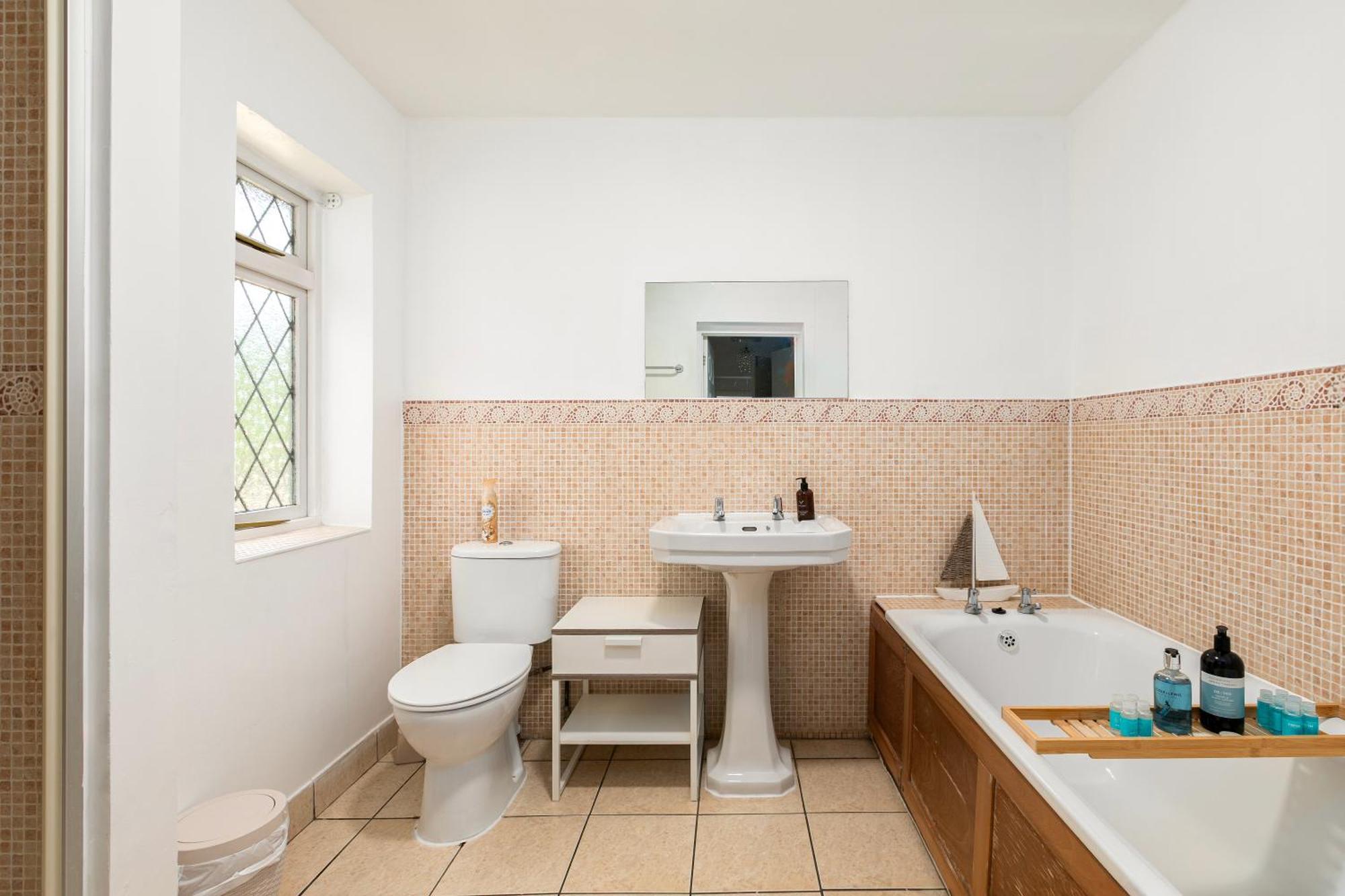 Rural Lodge Stay In Windsor! Hot Tub! Sleeps 20 Bray Kültér fotó