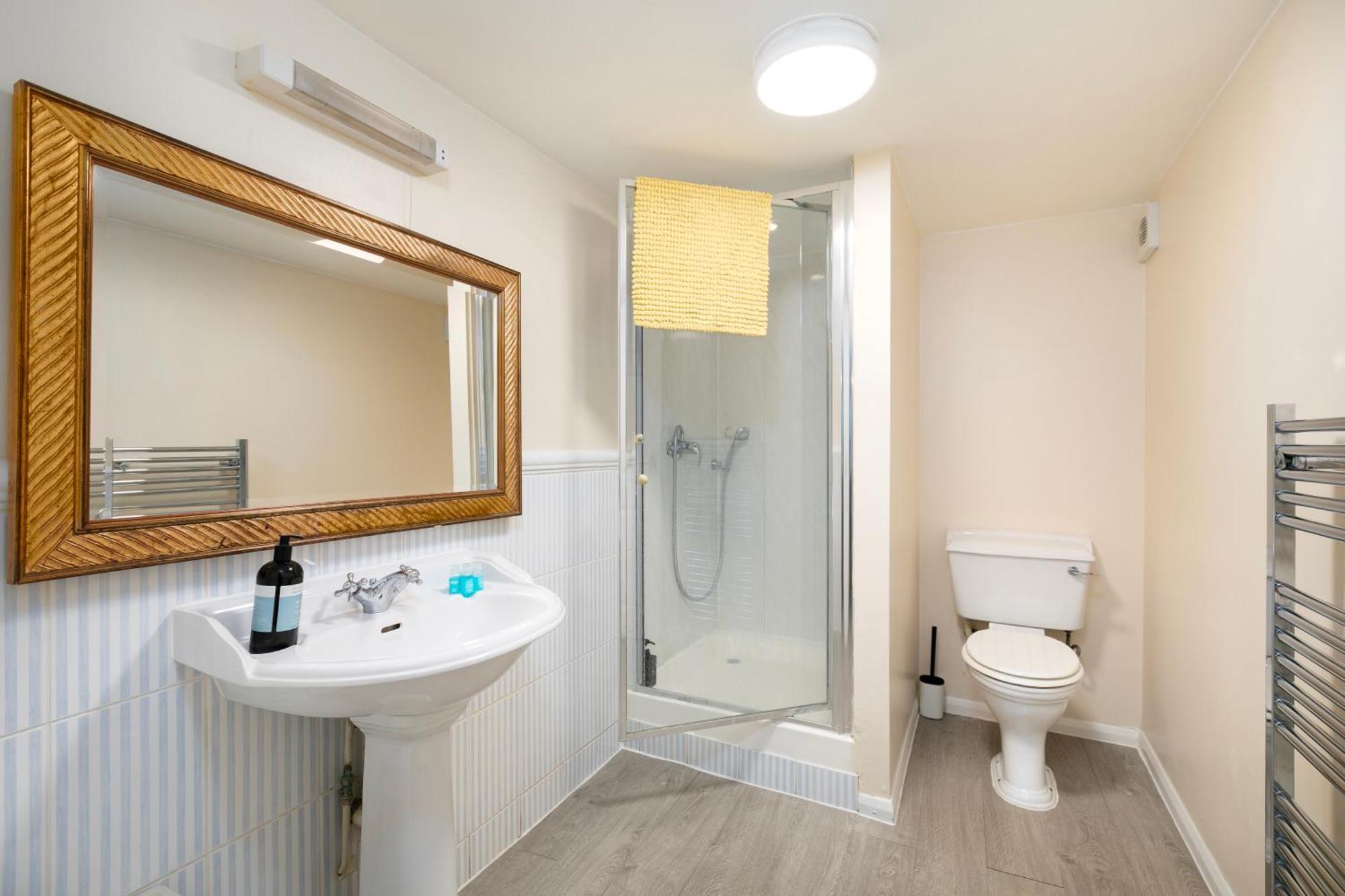 Rural Lodge Stay In Windsor! Hot Tub! Sleeps 20 Bray Kültér fotó